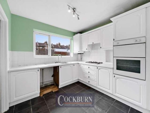 Flat for sale in New Eltham, Greater London