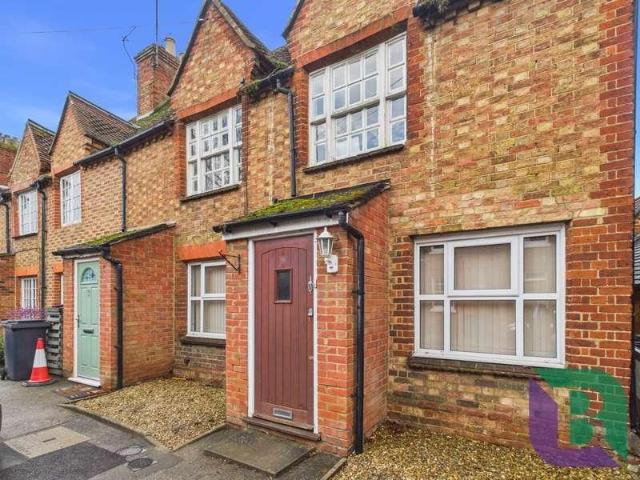 Flat for sale in Aspley Guise, Bedfordshire
