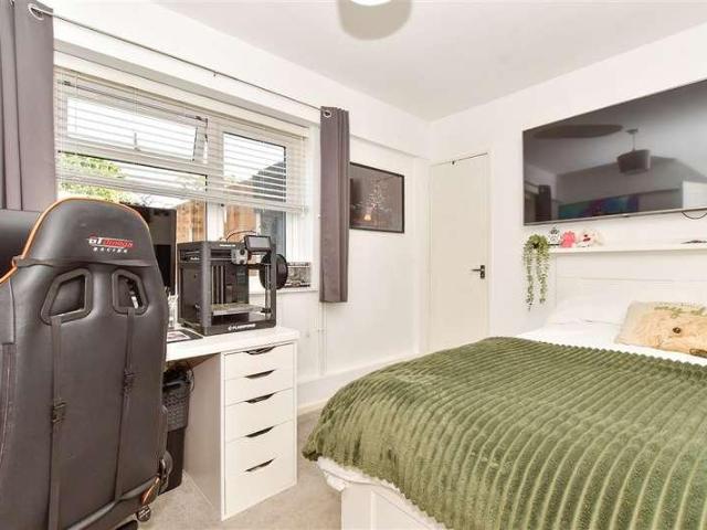 Flat for sale in Wickford