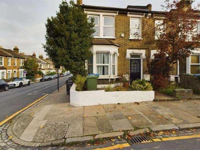 Flat for sale in East Greenwich, Greater London