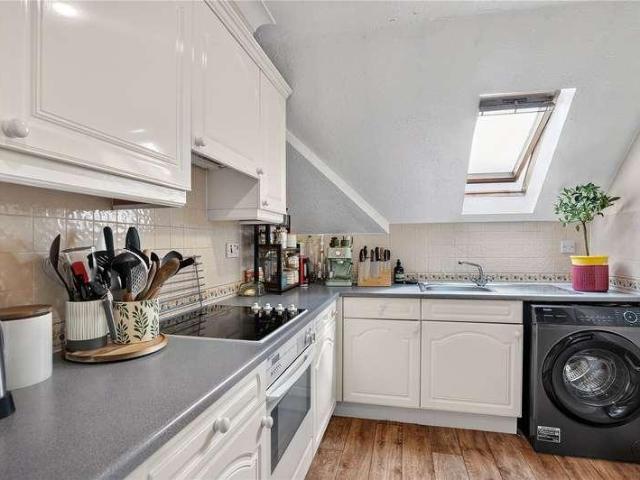 Flat for sale in Woking, Surrey
