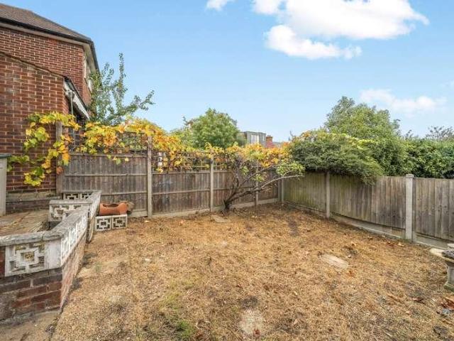 Flat for sale in London Borough of Bromley, Greater London