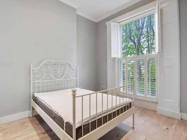 Flat for sale in St. John's Wood, Greater London