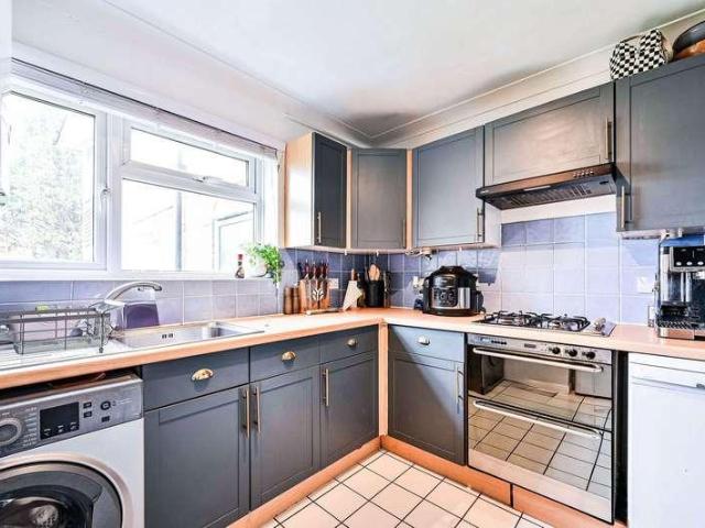 Flat for sale in Pachesham Park, Surrey