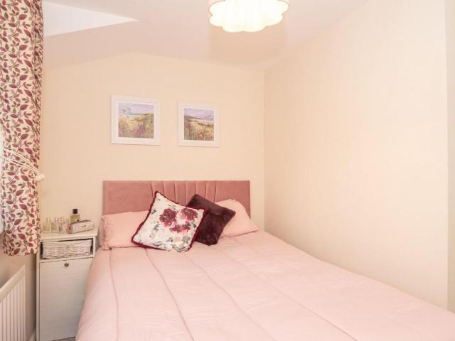 Flat for sale in Pudsey, West Yorkshire