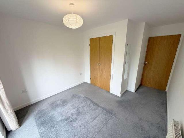 Flat for sale in Olney