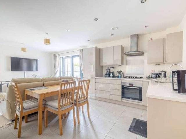Flat for sale in Beeches Community Board, Buckinghamshire