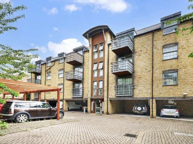 Flat for sale in Roding Riverside, Greater London