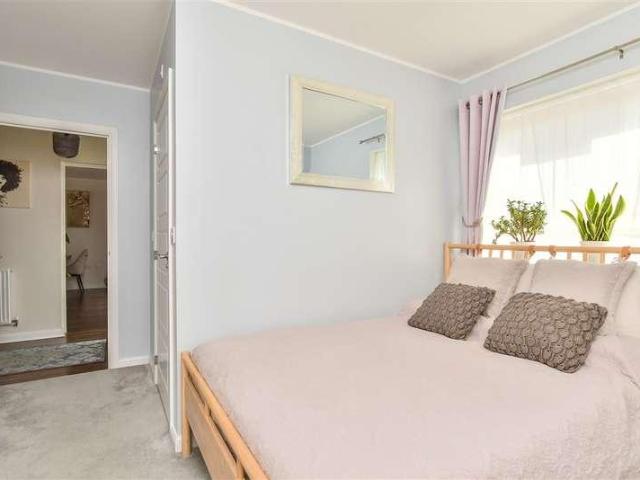 Flat for sale in West Worthing, Worthing