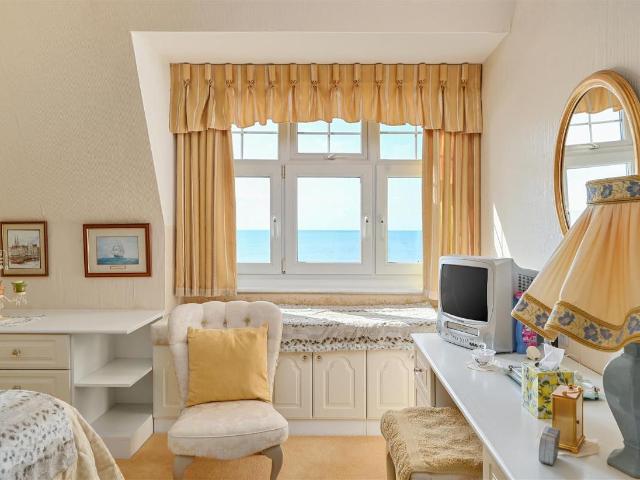 Flat for sale in Central, Heathlands