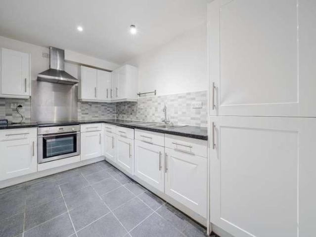 Flat for sale in Windsor, Fishery