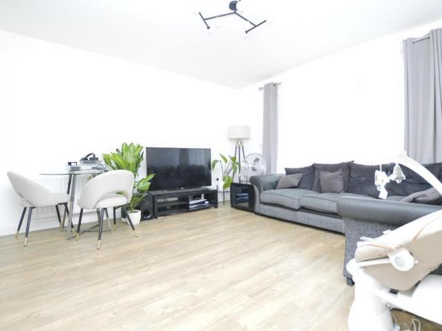 Flat for sale in Barking, Barking Riverside