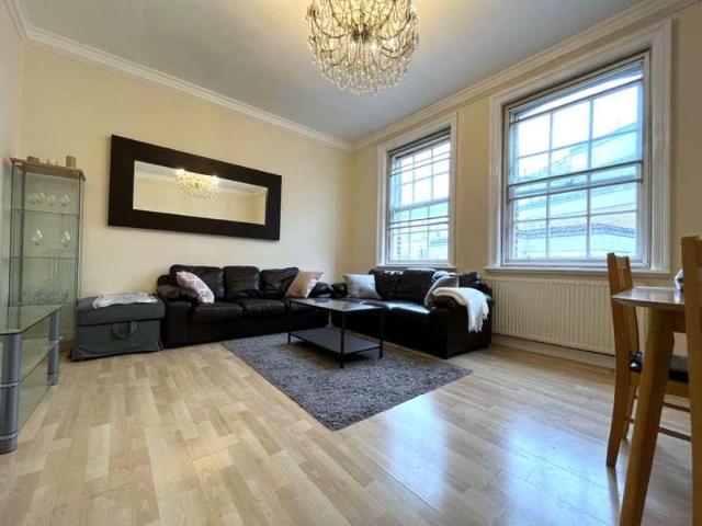 Flat for sale in St. John's Wood, Greater London