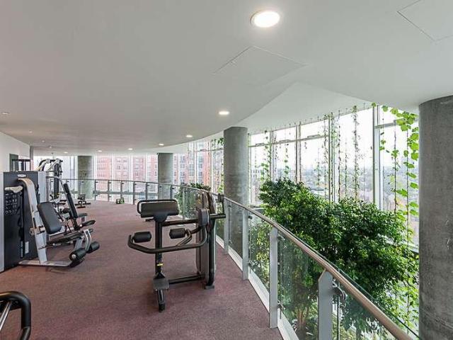 Flat for sale in Vauxhall, Greater London