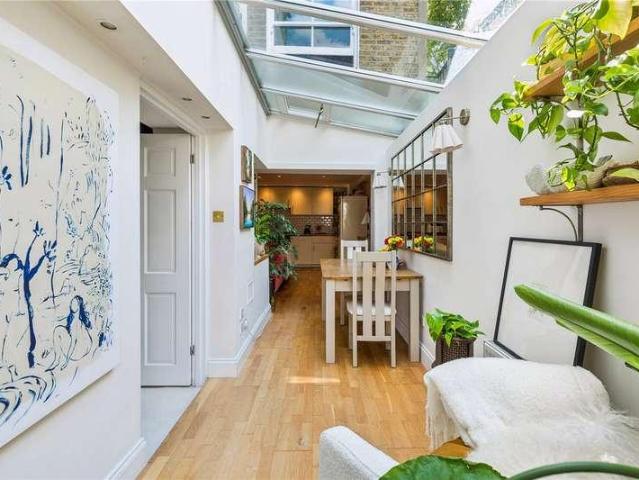 Flat for sale in Highbury, Greater London