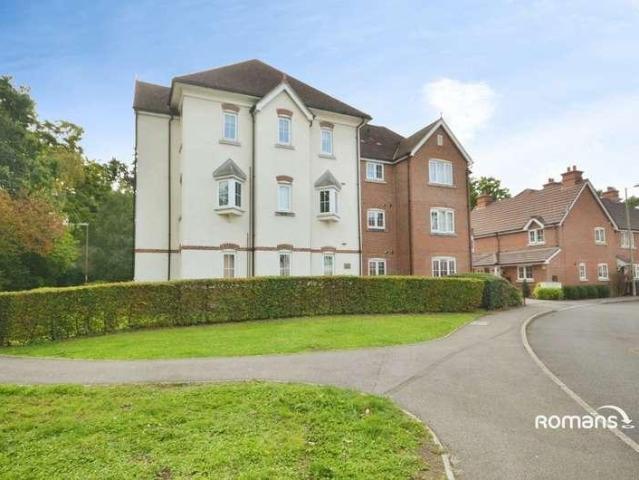 Flat for sale in Basingstoke, Basingstoke and Deane