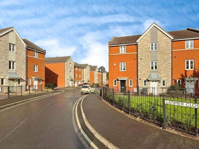 Flat for sale in Broomhill, Feckenham