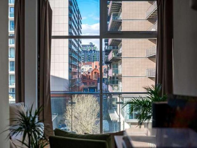 Flat for sale in Civic Quarter, Manchester