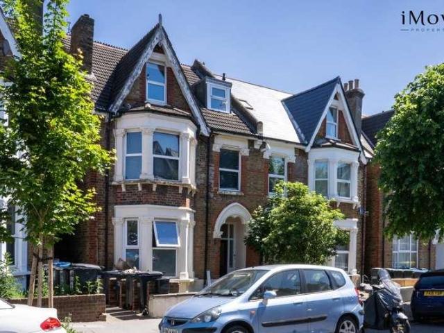 Flat for sale in London Borough of Croydon, South Norwood