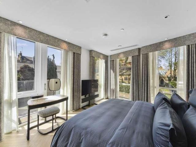 Flat for sale in Hammersmith, Greater London