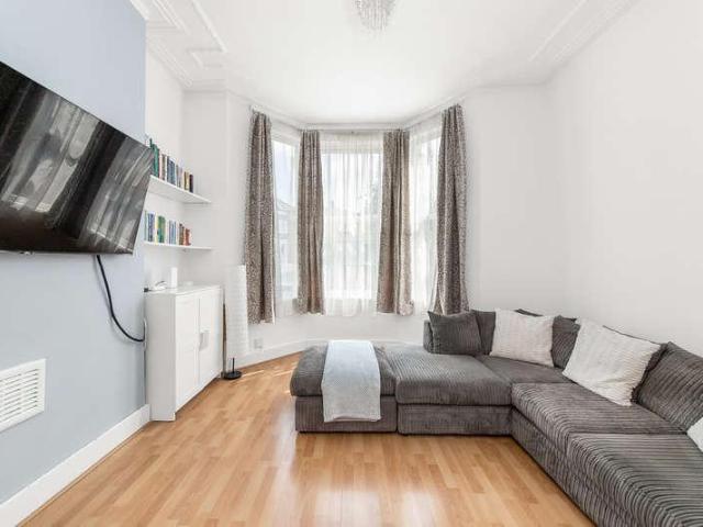 Flat for sale in London Borough of Lewisham, Greater London