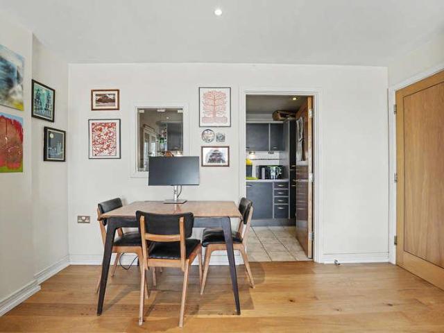 Flat for sale in Virginia Quay, Blackwall