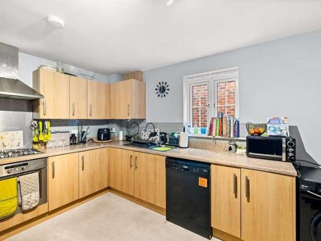 Flat for sale in Horsham, West Sussex