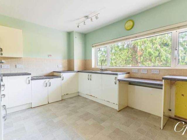 Flat for sale in Prestbury, Golden Valley