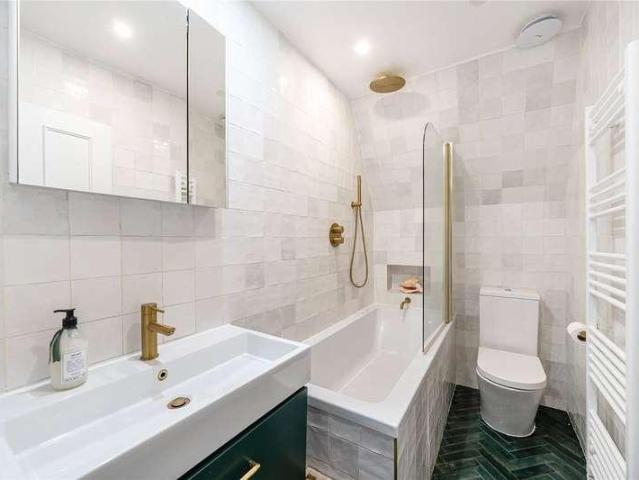 Flat for sale in Crouch Hall Park, Greater London