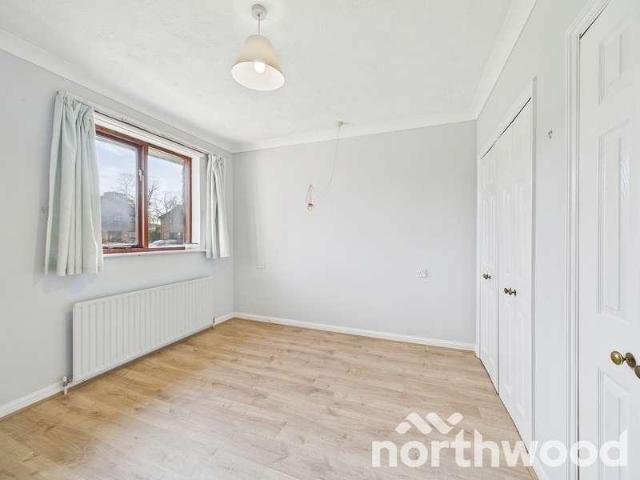 Flat for sale in Godinton Park, Bridgefield