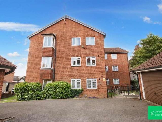 Flat for sale in Hendon Central, The Hyde