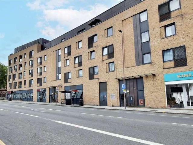 Flat for sale in Royal Borough of Greenwich, Greater London