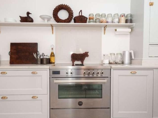 Flat for sale in Richmond, St Margarets