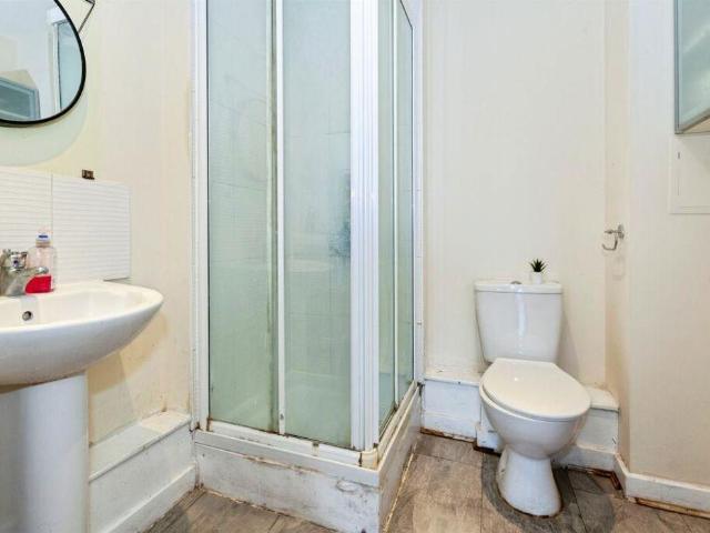 Flat for sale in Chalvey, Slough