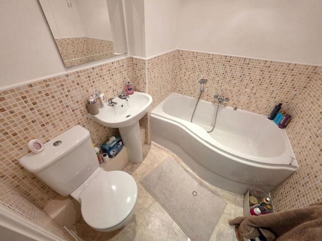 Flat for sale in Sheffield, Halfway