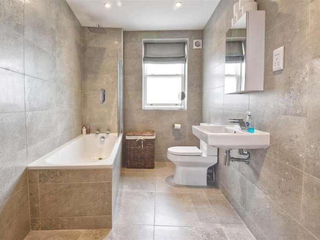 Flat for sale in Bridgefield, Kent