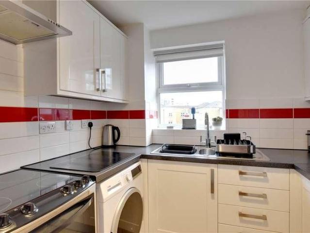 Flat for sale in Greenwich Town Centre, Greater London