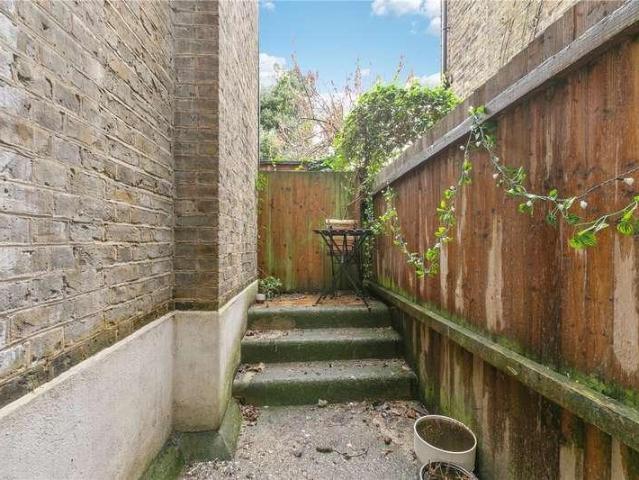 Flat for sale in London Borough of Lewisham, Greater London