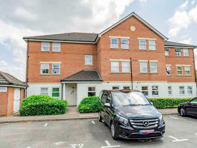Flat for sale in Lower Halliford, Surrey