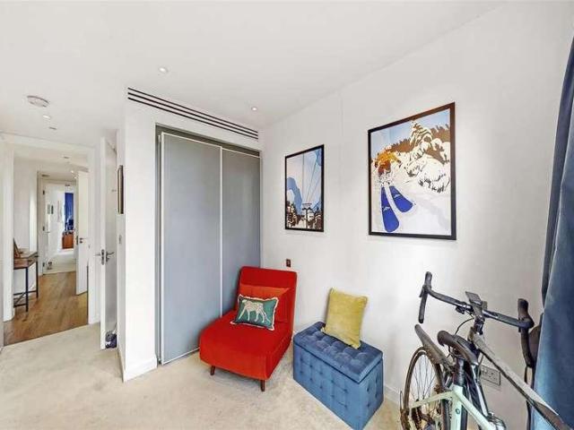 Flat for sale in St. George in the East, Whitechapel