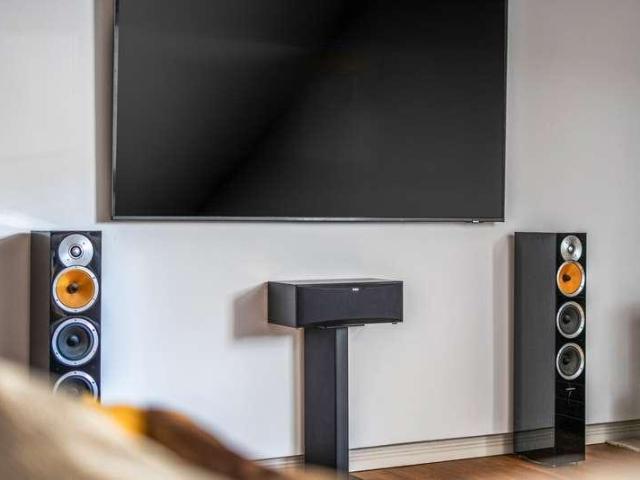Flat for sale in Row Town, Surrey