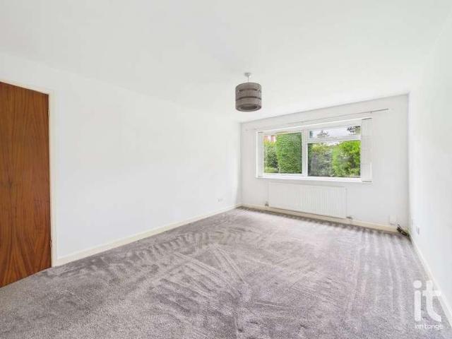 Flat for sale in Cheadle, Stockport