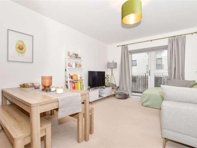 Flat for sale in Brook Street, Bourne Vale