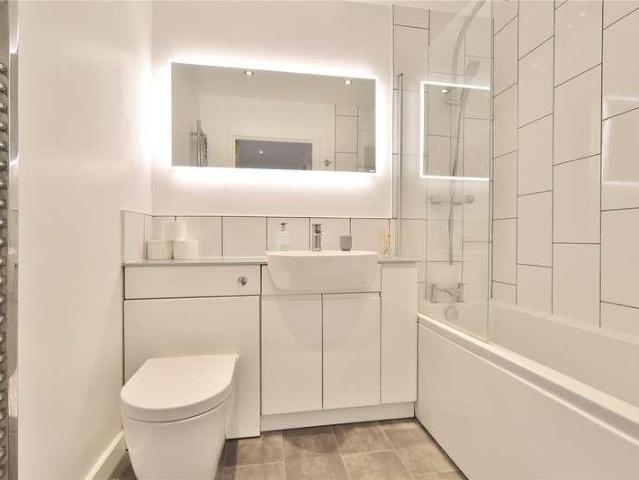 Flat for sale in Sheerwater, Woking