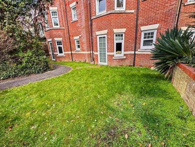 Flat for sale in West Cliff, Bournemouth