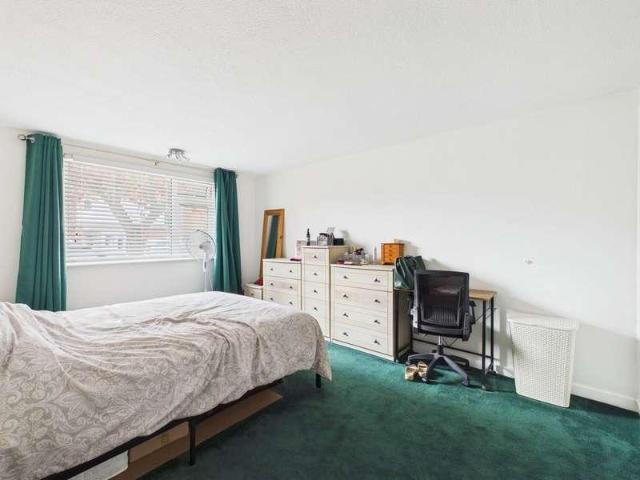 Flat for sale in Worthing, West Sussex