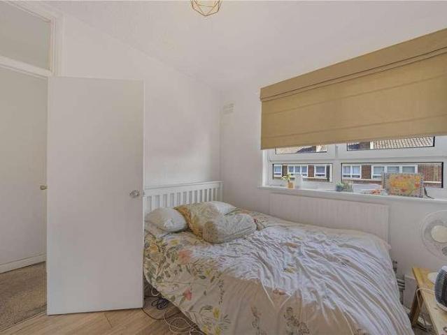 Flat for sale in Rotherhithe, Greater London