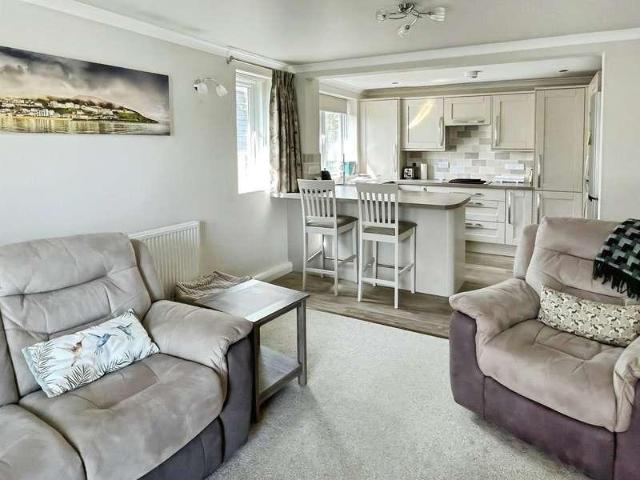 Flat for sale in Cowlease, Ventnor