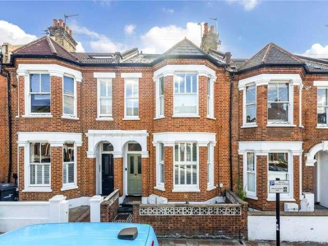 Flat for sale in Clapham, Greater London