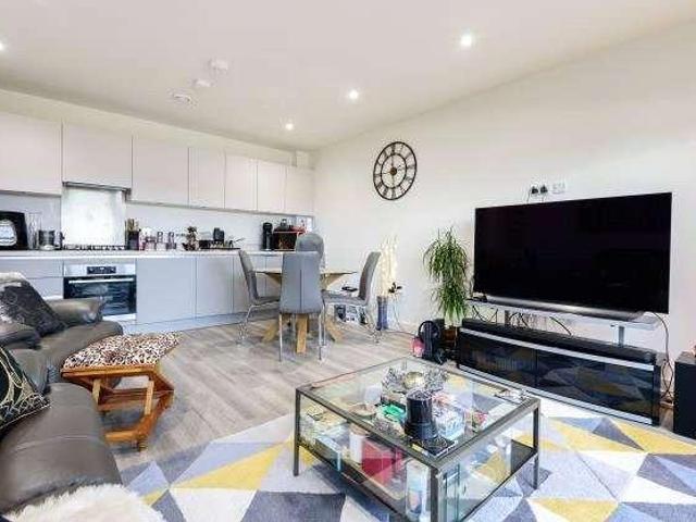 Flat for sale in Walton, Aylesbury